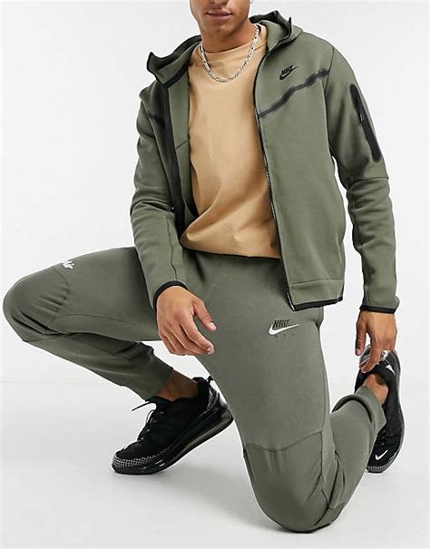 nike anzug khaki herren|nike trainersanzüge herren.